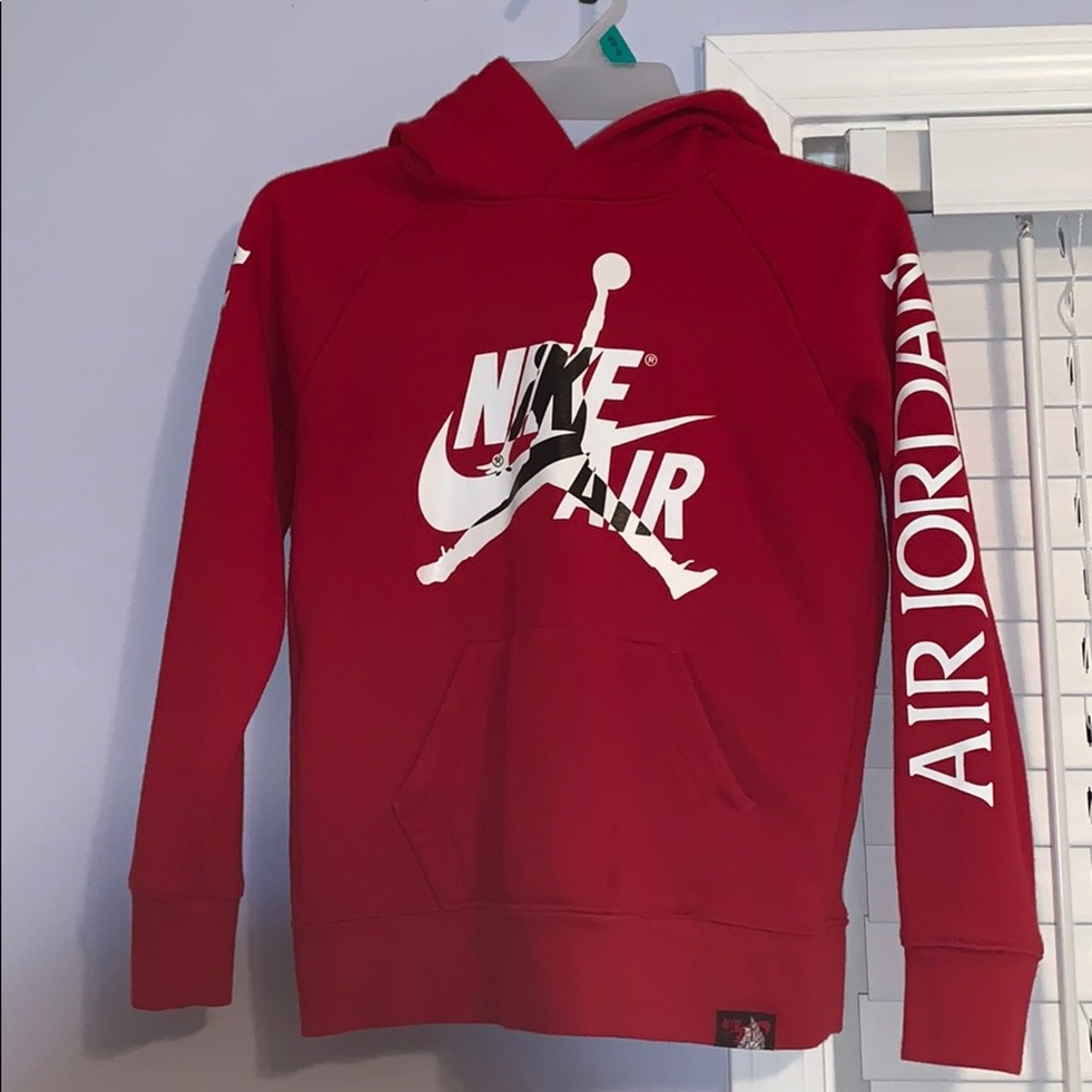 Nike air jordan hoodie size small in gradeschool